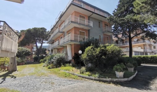 Loano (zona Pontassi) – trilocale a 300 metri dal mare